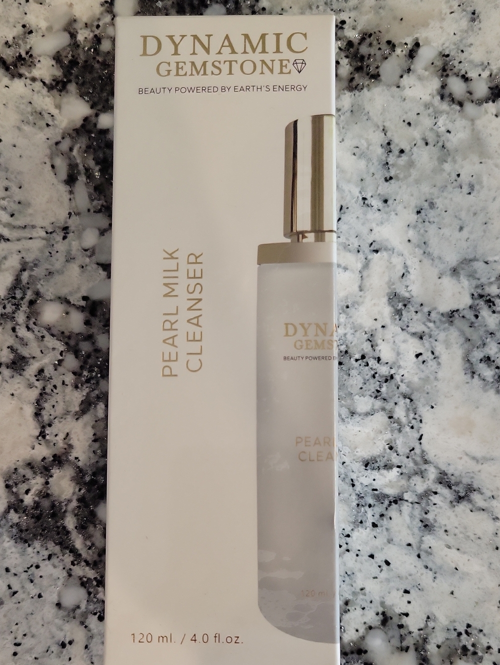 Dynamic Gemstone Pearl Milk Cleanser — White with Gold Accents